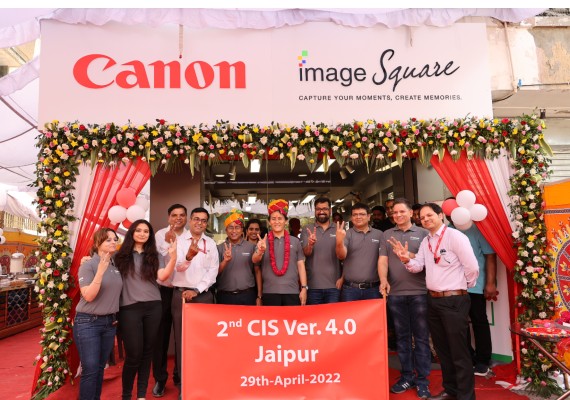 Mr. Manabu Yamazaki with the team at launch of Image Square 4.0 in Jaipur